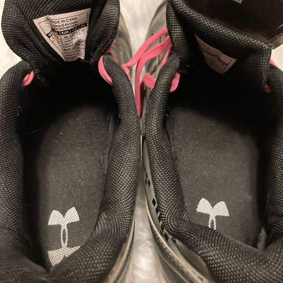 🔴-  Under Armour womens cletted shoes - Picture 10 of 13